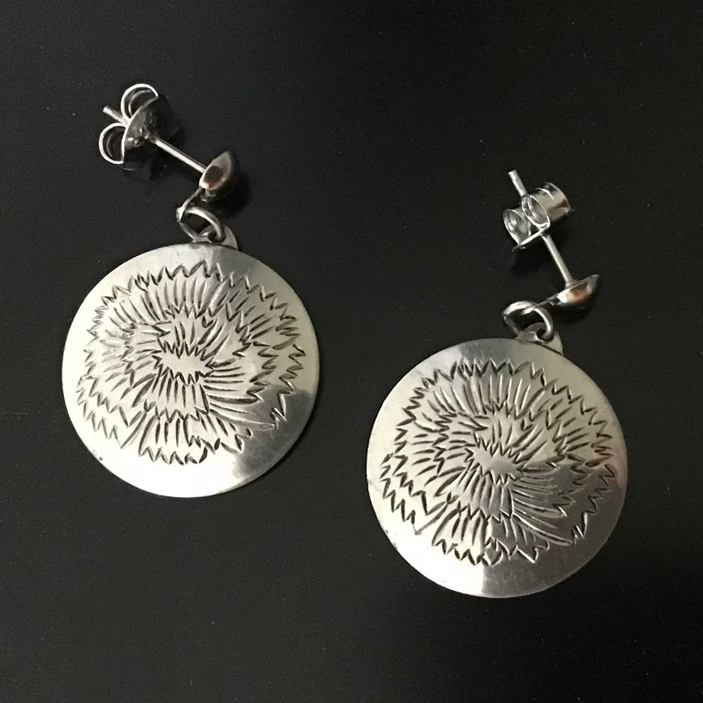 Vintage Pewter Kirk Stieff Earrings Carnations January Birth Flower - Picture 3 of 9